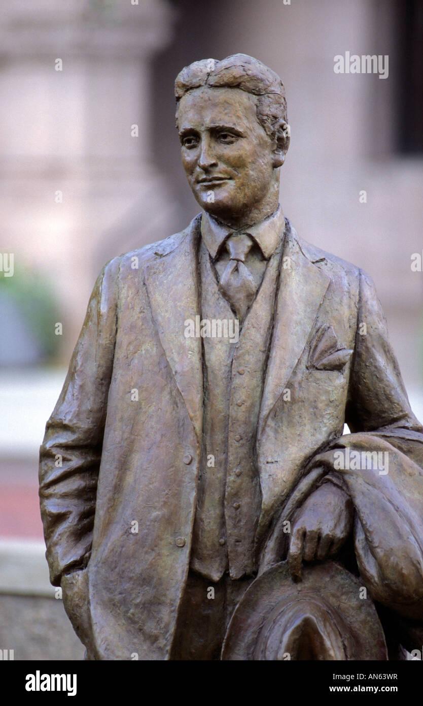 STATUE DE L'ÉCRIVAIN F. Scott Fitzgerald DANS LE RIZ PARK, CENTRE-VILLE DE ST.Paul, Minnesota. Banque D'Images