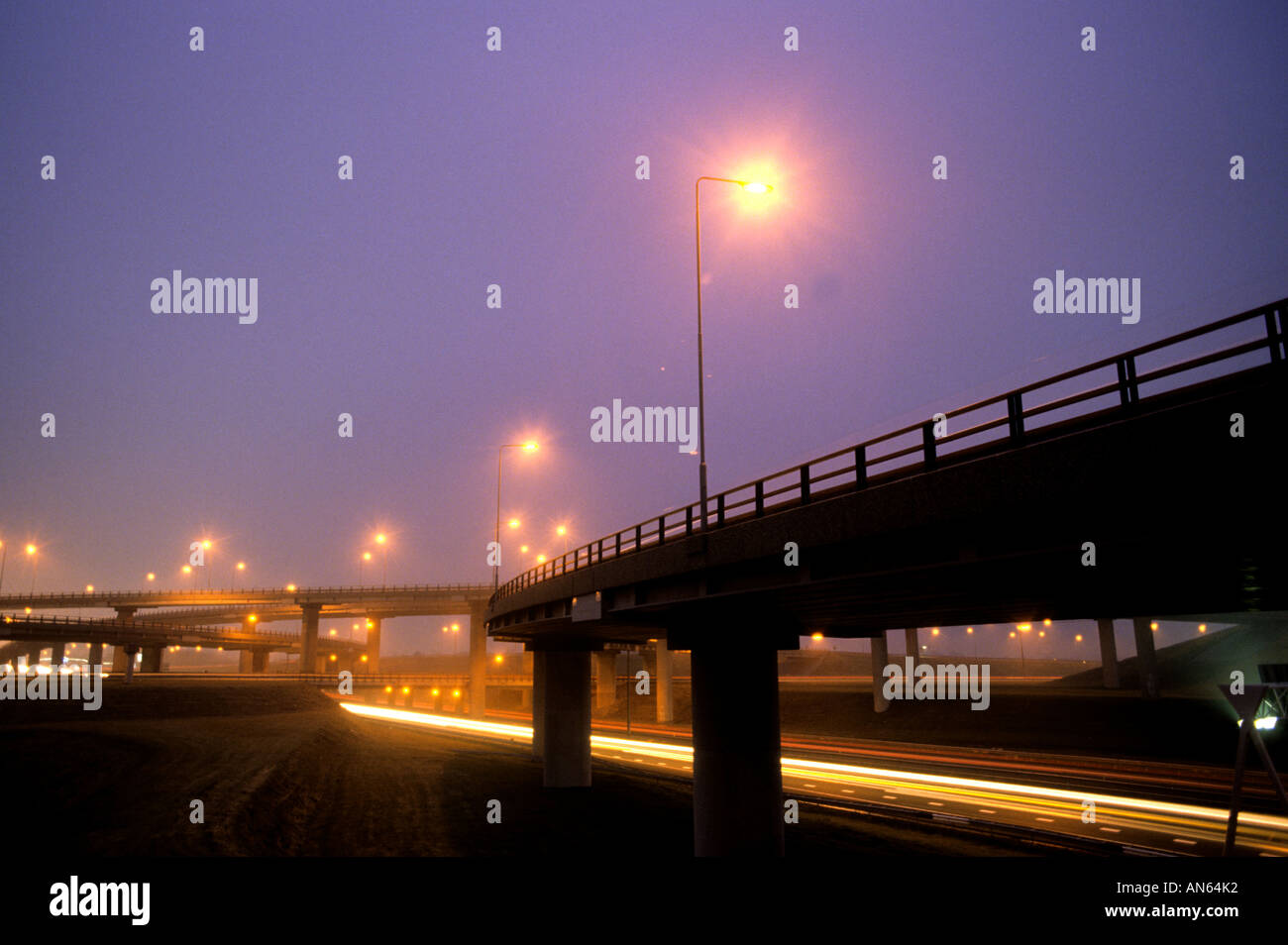 L'autoroute nationale Pays-bas Hollande Amsterdam La Haye et Rotterdam neon light night Banque D'Images