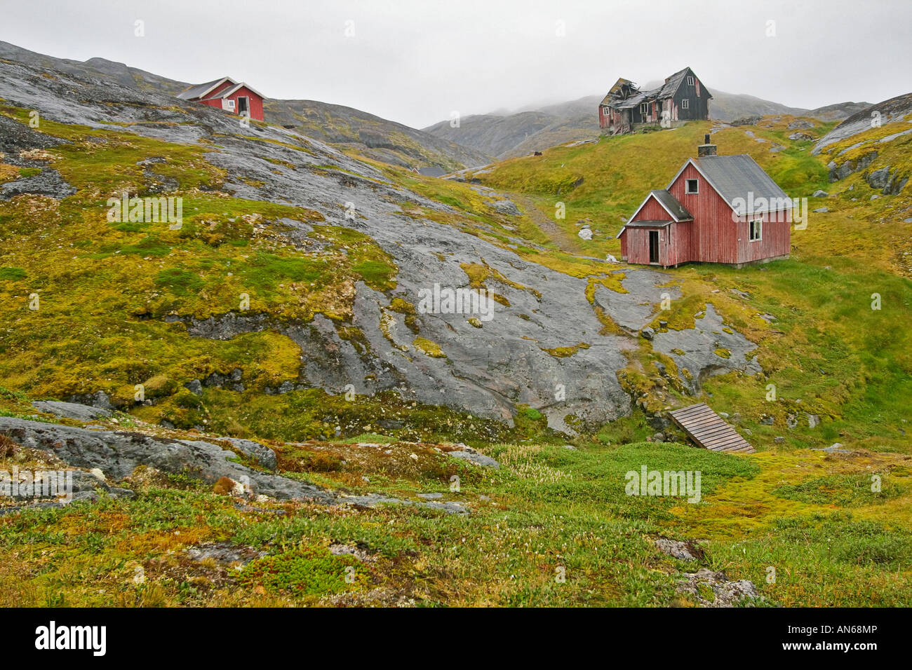 Village de Kangerq baleinière abandonnée dans le Fjord de Nuuk, capitale du Groenland à l'extérieur de Nuuk, habitée depuis 4000 ans jusqu'en 1970 Banque D'Images