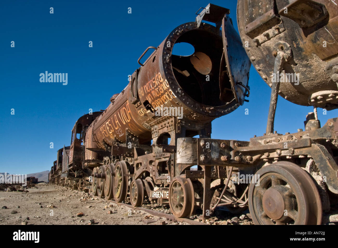 Des trains abandonnés à la périphérie d'Uyuni, Bolivie SW Banque D'Images