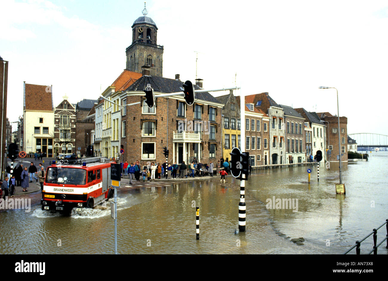 IJssel Pays-Bas Overijssel Deventer Hollande Monument Historique Historique  de l'inondation de la rivière Photo Stock - Alamy