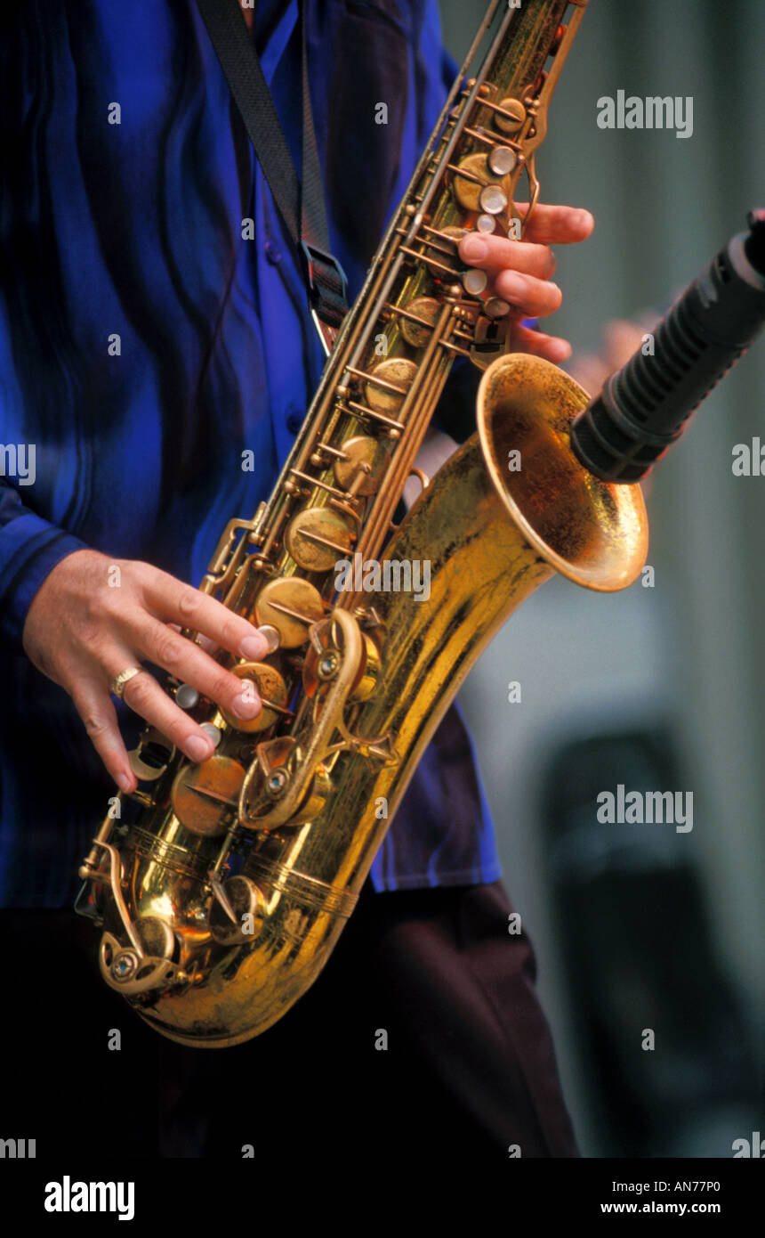 TERRY HANCK chante et joue du saxophone au Monterey Bay BLUES FESTIVAL Banque D'Images