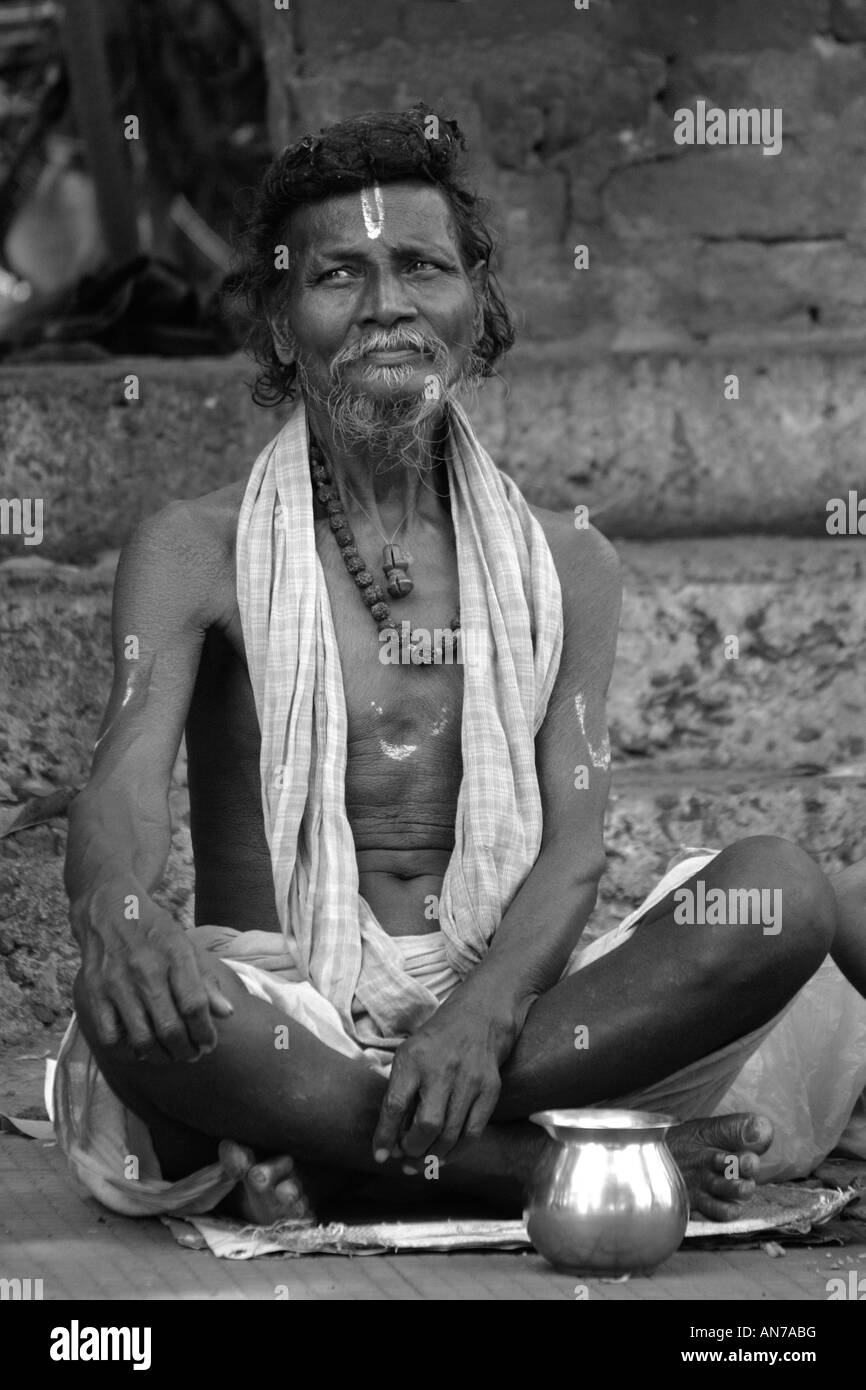 Au temple Lingaraj Sadhu, Bhubaneswar, Orissa, Inde Banque D'Images