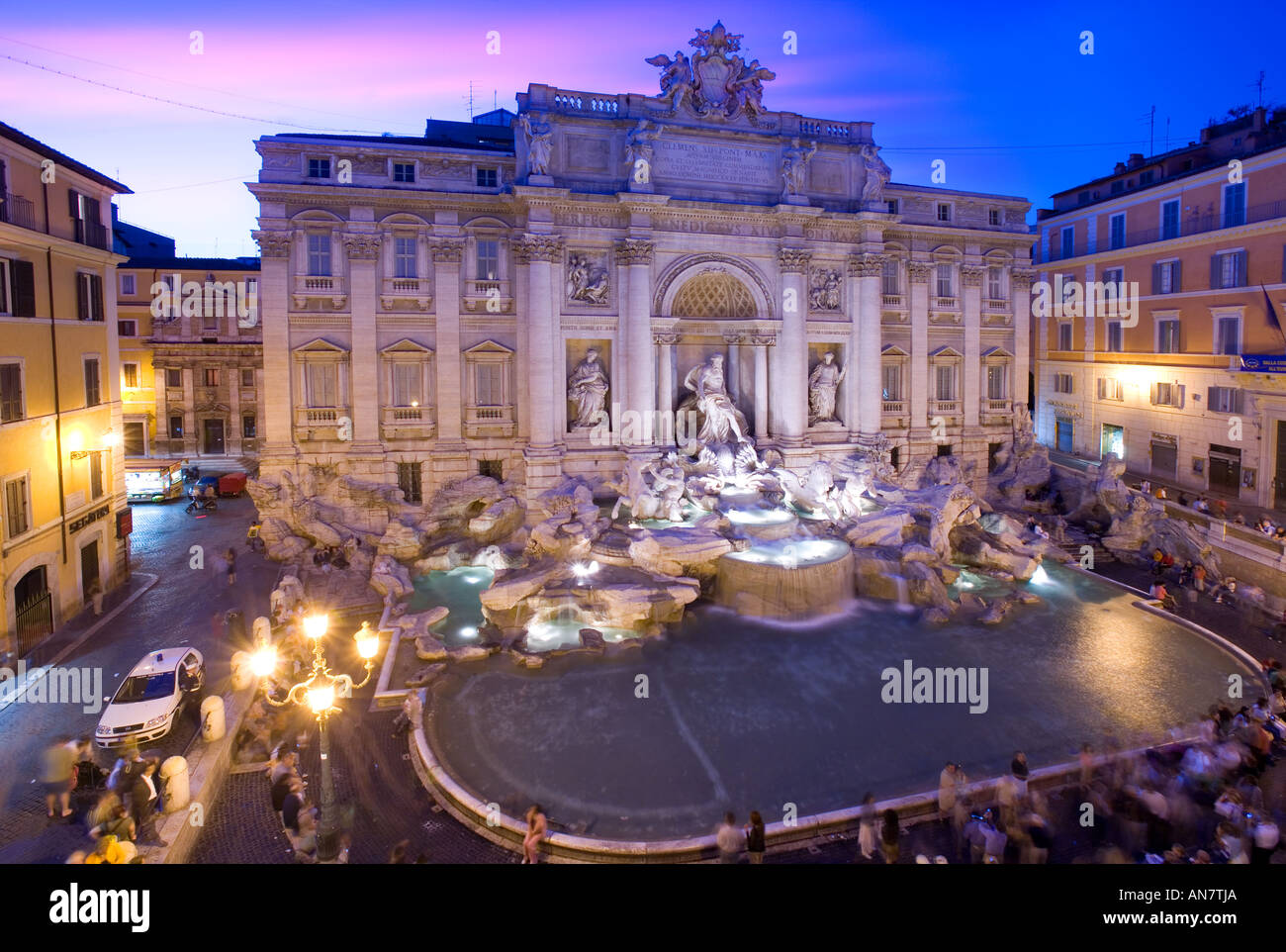 Italie Rome la fontaine de Trevi elevated view Banque D'Images