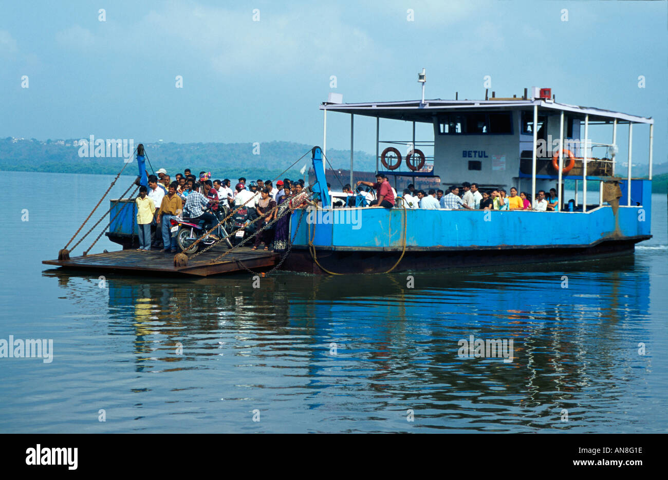 Goa ferry Banque de photographies et d’images à haute résolution Alamy