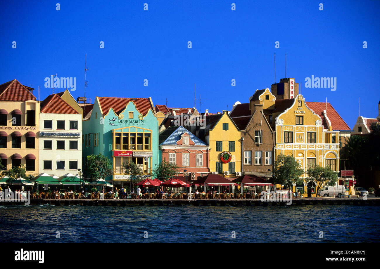 Le centre-ville de Port Willemstad la capitale de Curaçao Antilles Néerlandaises Banque D'Images