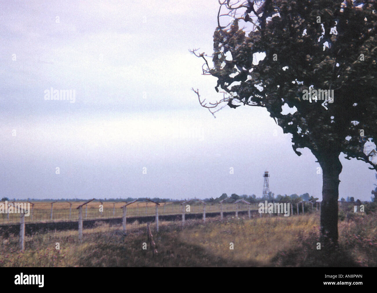 Une section du rideau de fer entre l'Autriche et la Hongrie en 1964 Banque D'Images