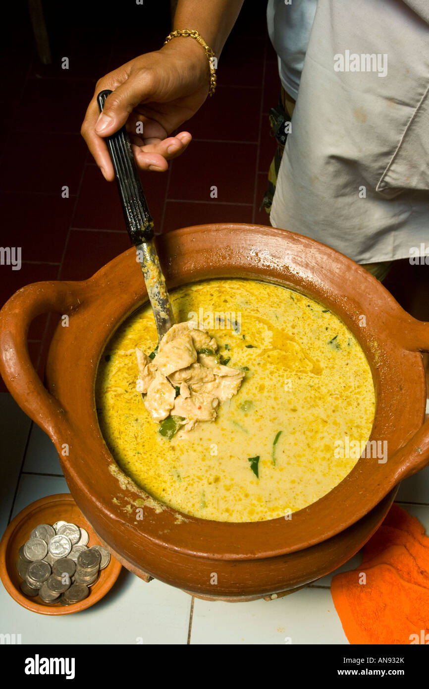 Poulet au Curry jaune avec Bangkok Thaïlande Banque D'Images