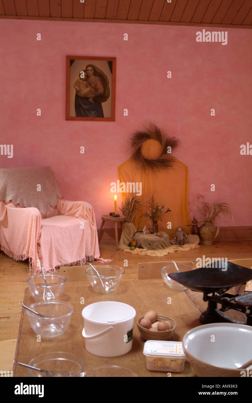 La maternelle prix sur une plaque jour prêt pour le enfants d'arriver à l'école Rudolf Steiner de Edinburgh Scotland UK Banque D'Images