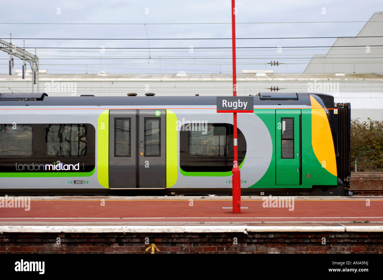 London Midland 350 classe Desiro train à Rugby, England, UK Banque D'Images