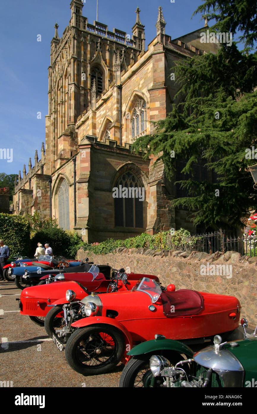 Rangée de trois voitures et roues Morgan Malvern Priory Morgan Owners Club UK Malvern réunion Septembre 2005 Banque D'Images