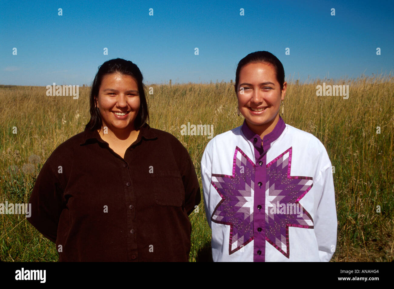 Femmes canadiennes autochtones Banque de photographies et d’images à ...