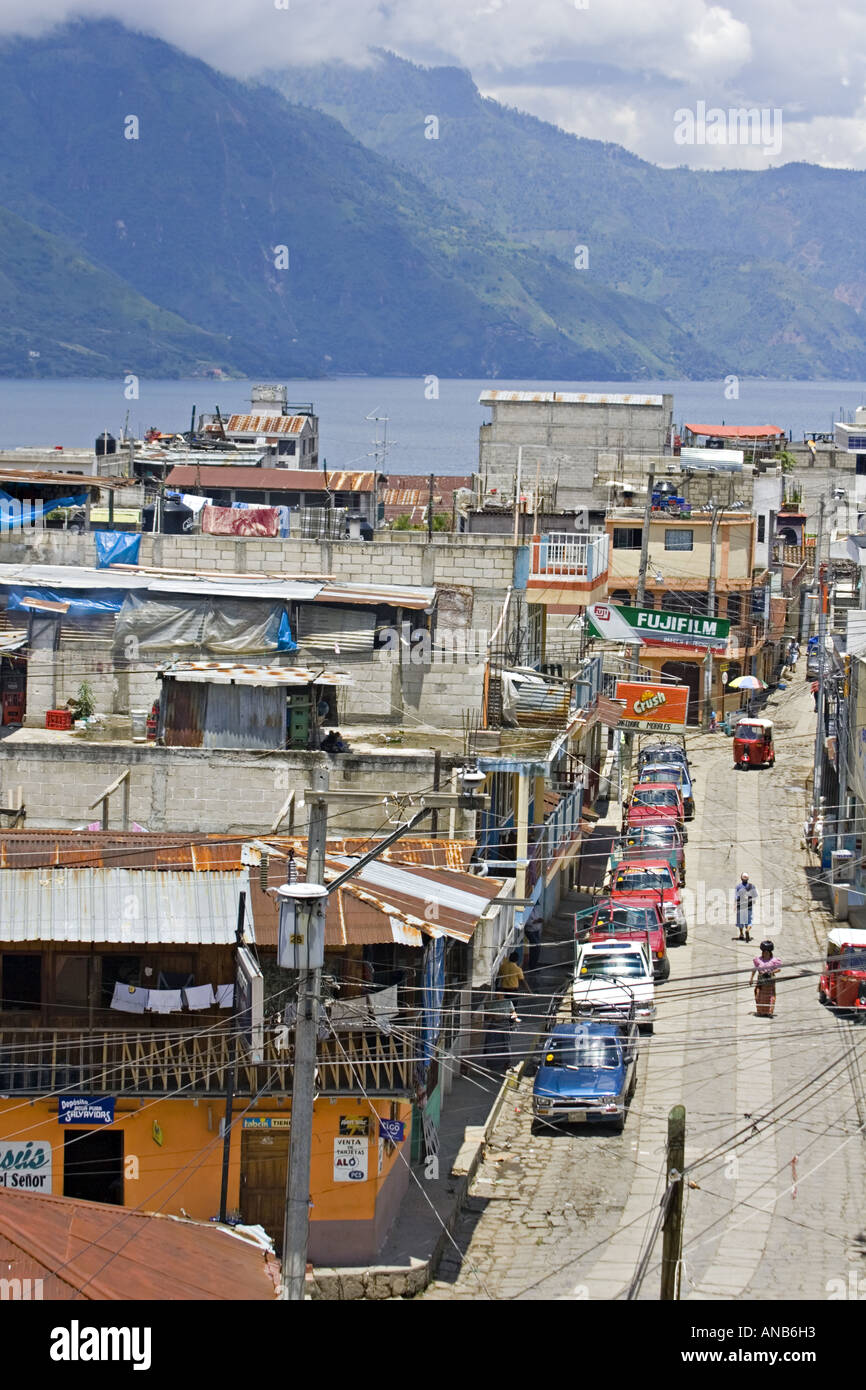 GUATEMALA SAN PEDRO LA LAGUNA Skyline de San Pedro la Laguna est l'un des villages autour du Lac Atitlan Banque D'Images