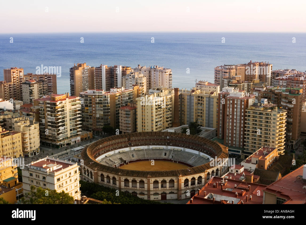 Malaga Costa del Sol Espagne Vue sur le château de Gibralfaro de Bullring Banque D'Images