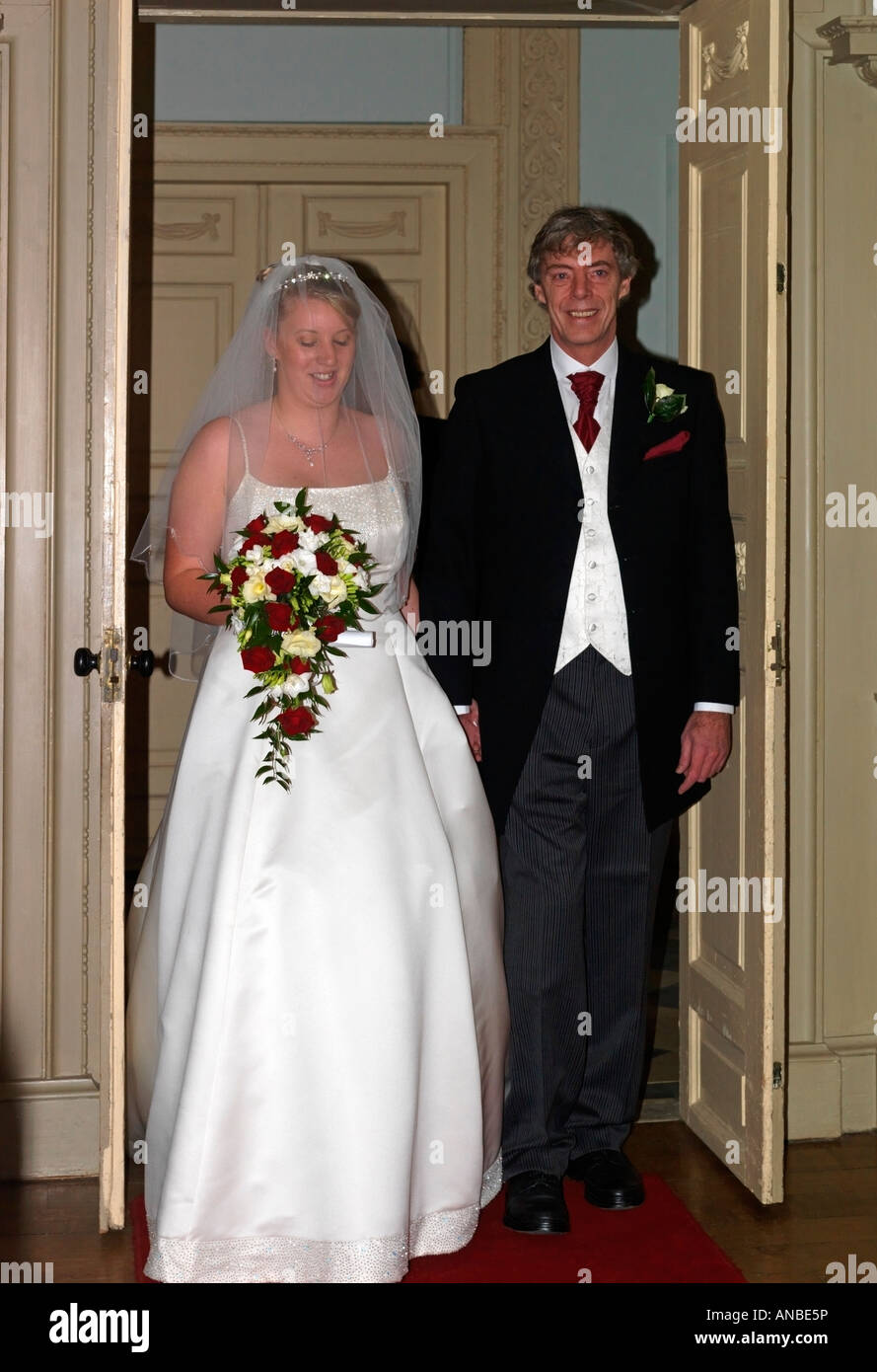 Père avec mariage mariée Thorpe Hall Peterborough en Angleterre Banque D'Images