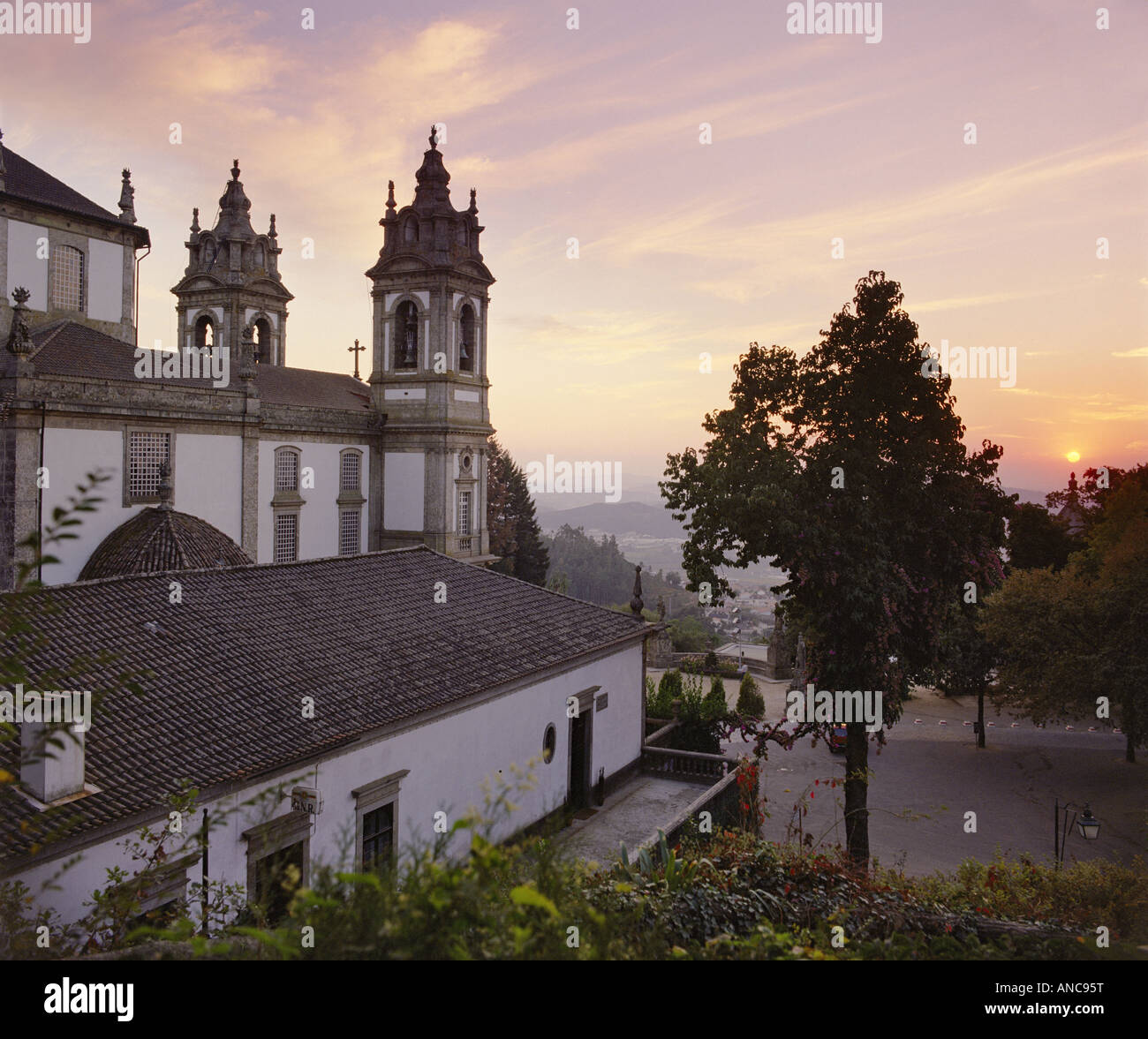 Portugal Le Minho Braga le sanctuaire de Bom Jésus au coucher du soleil Banque D'Images