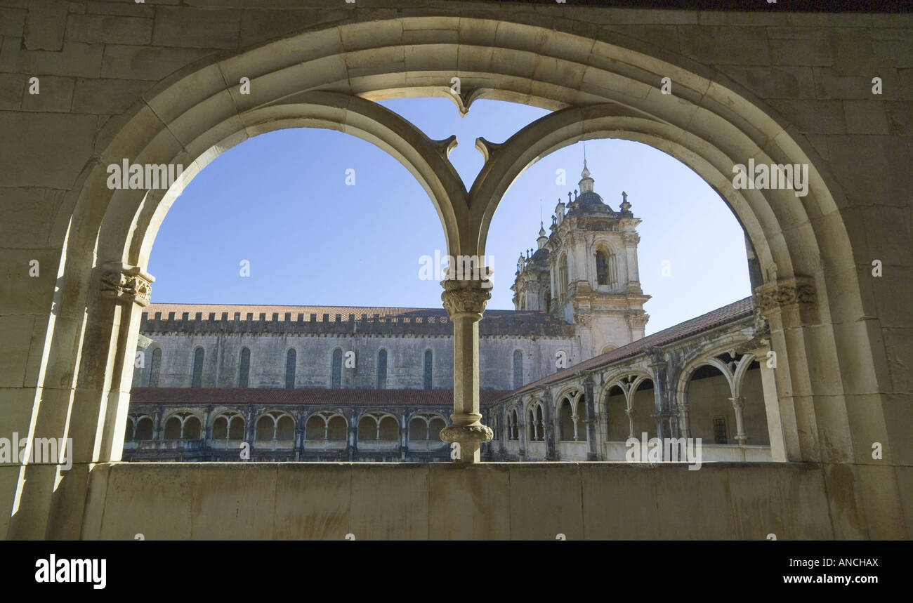 L'architecture gothique manuéline. Le cloître, monastère de Santa Maria de Alcobaça, Alcobaca, Estremadura, Costa da Prata, Portugal Banque D'Images