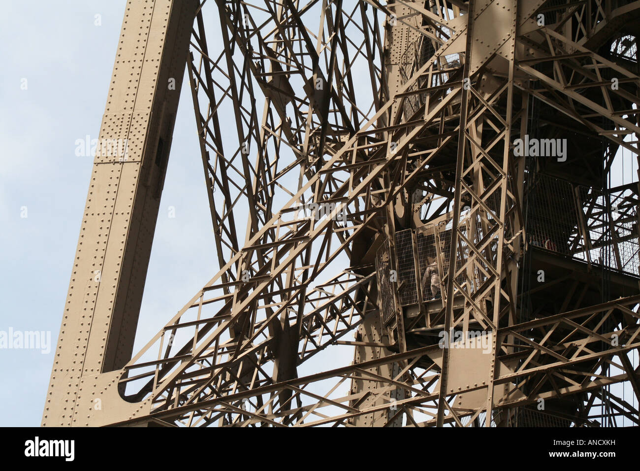 Structure de l'acier de la Tour Eiffel, Paris France Banque D'Images