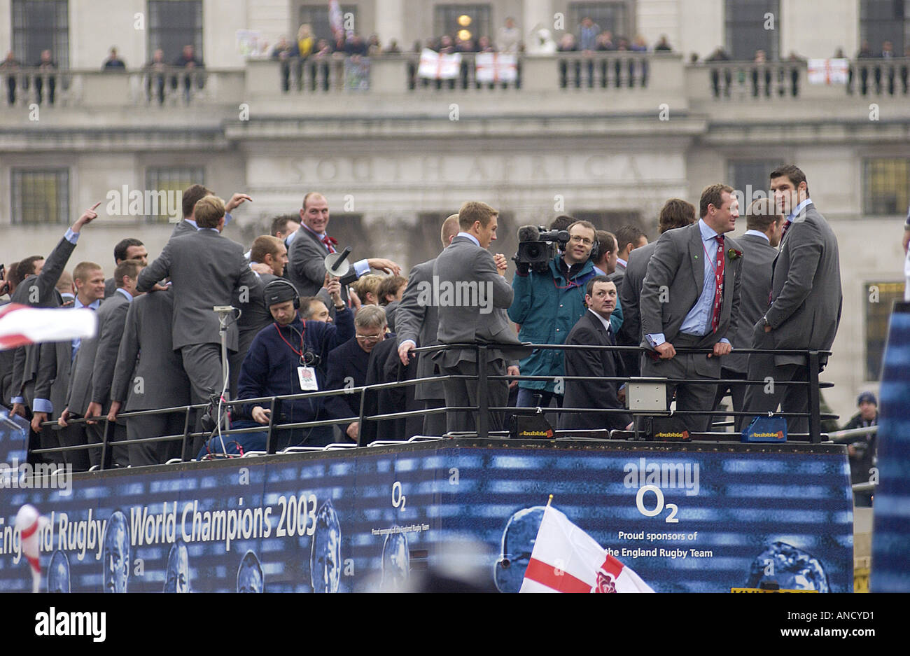 Angleterre squad sur parade Parade 2003 Rugby bus Londres Banque D'Images