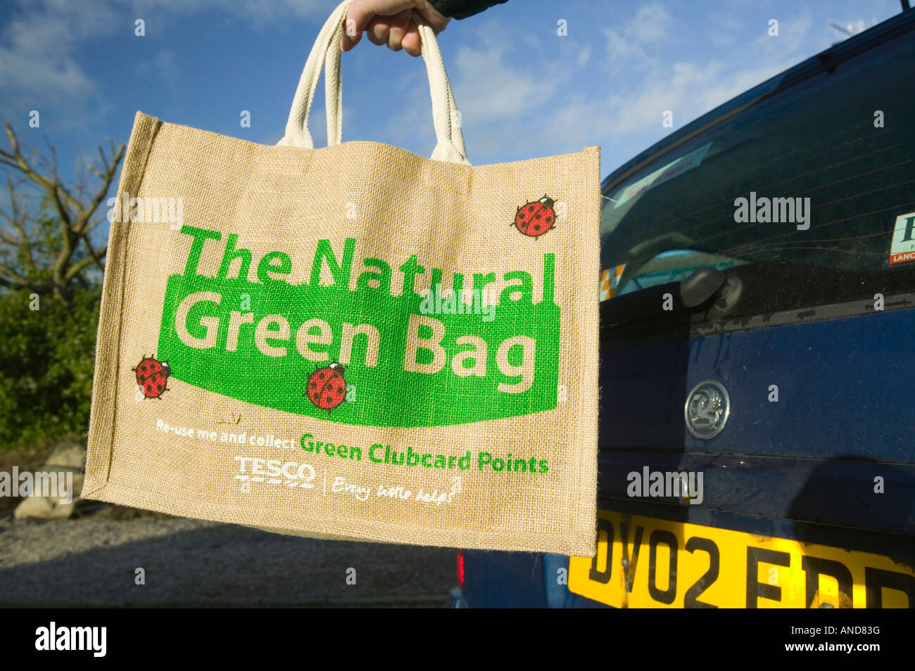 Sac écologique utilisé pour remplacer les sacs en plastique pour faire du  shopping avec Photo Stock - Alamy