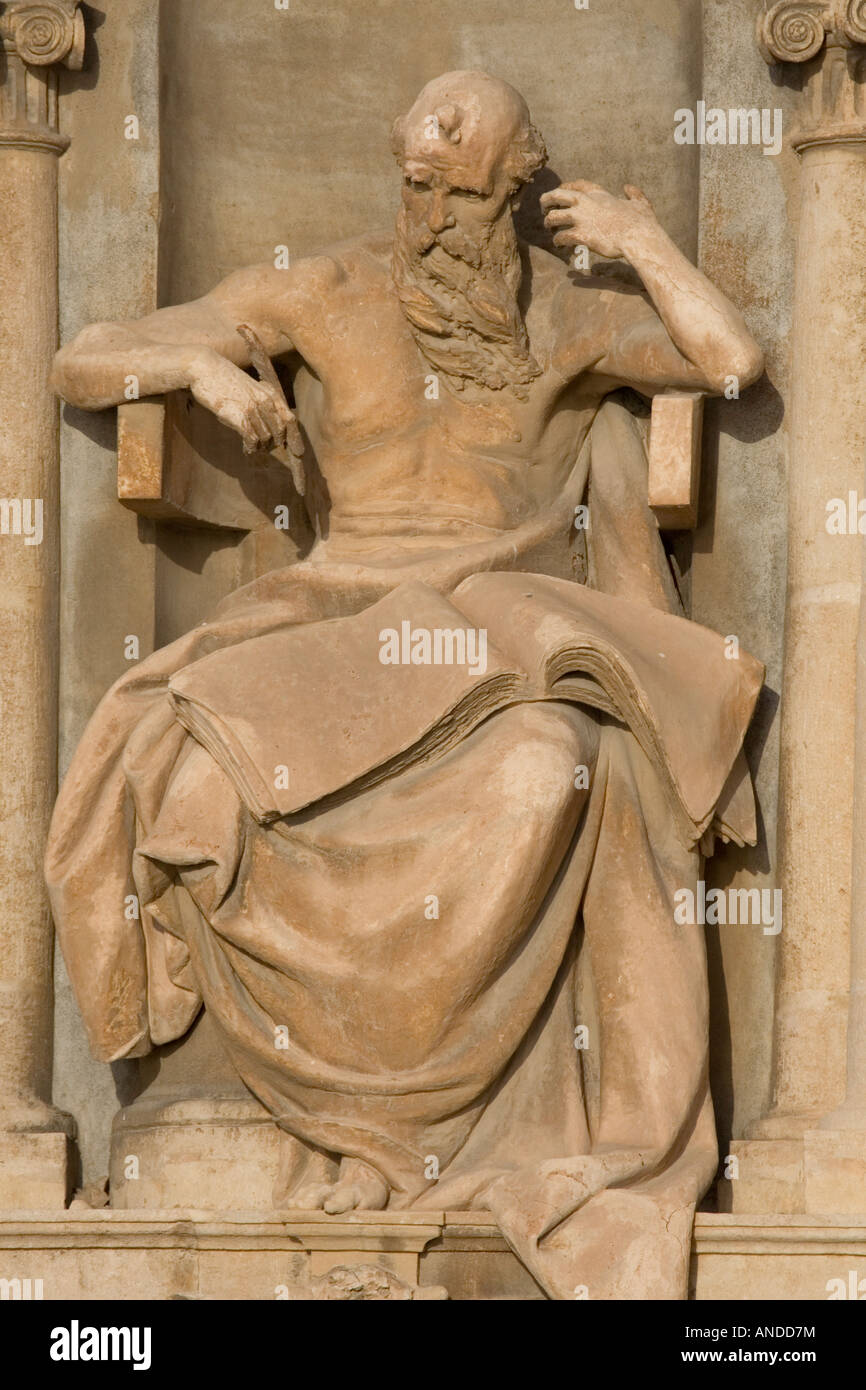 Statue de St Pierre à l'Église de Jésus de Nazareth à Sliema, Malte Banque D'Images