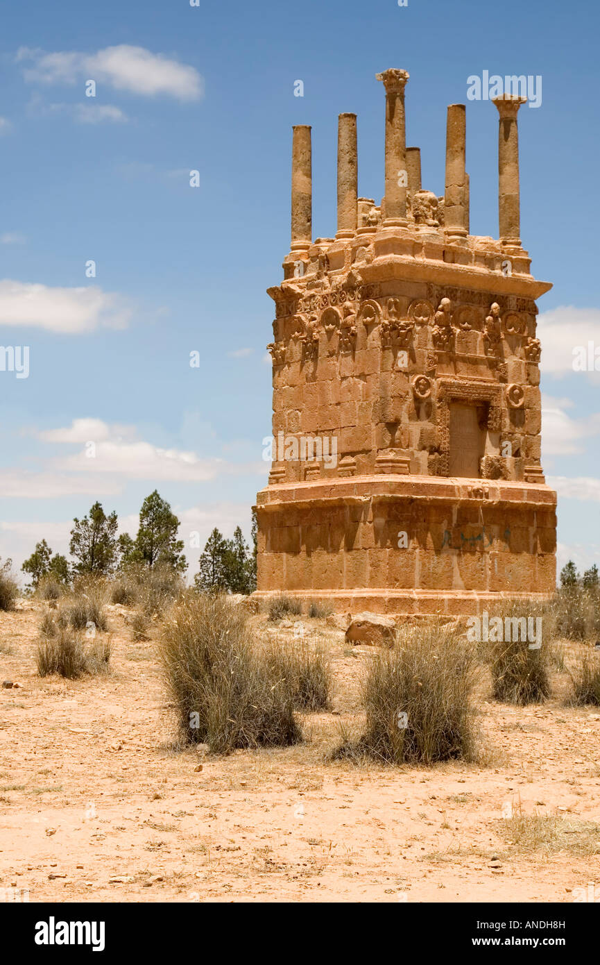 À mi-chemin entre Garian et Wadi El Hammam, de Tripolitaine, en Libye. Mausolée d'Es-Senama, romaine, au iiie siècle avant J.C. Banque D'Images