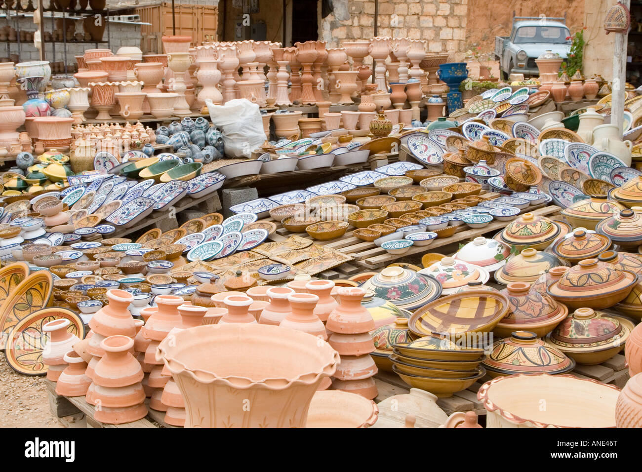 Gharyan, Djebel Nefusa, la Libye. Marché de poterie, céramique, pots, Vases Banque D'Images