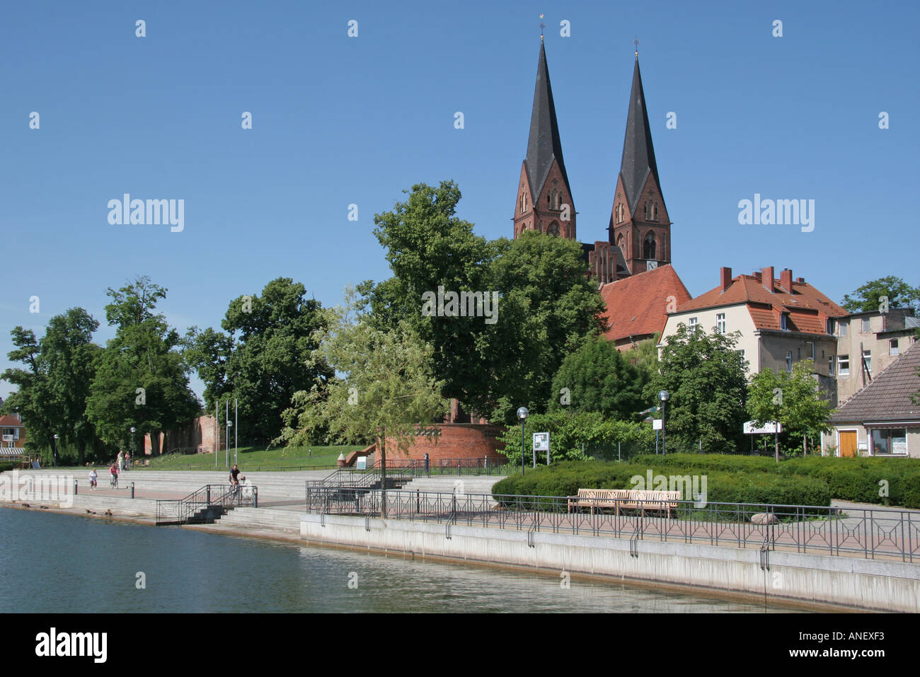 Europa Europe Allemagne Deutschland Brandenburg Neuruppin Ruppiner Harbour Hafen Voir Lake Church St Trinitatis Dominikanerkloster Banque D'Images