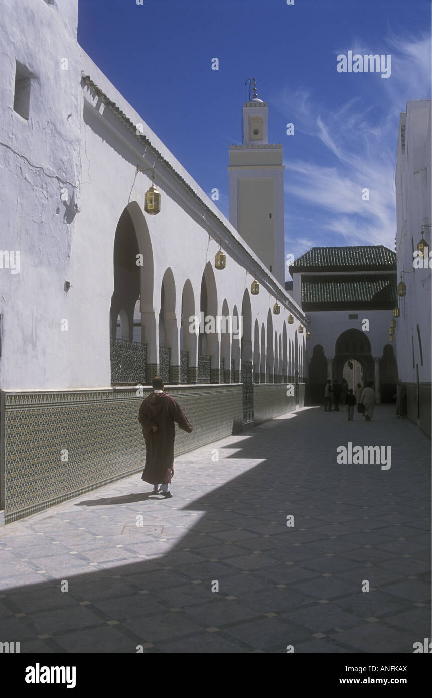 Entrée de la tombe d'Idriss I dans la ville sainte de Moulay Idriss Maroc Afrique du Nord Banque D'Images