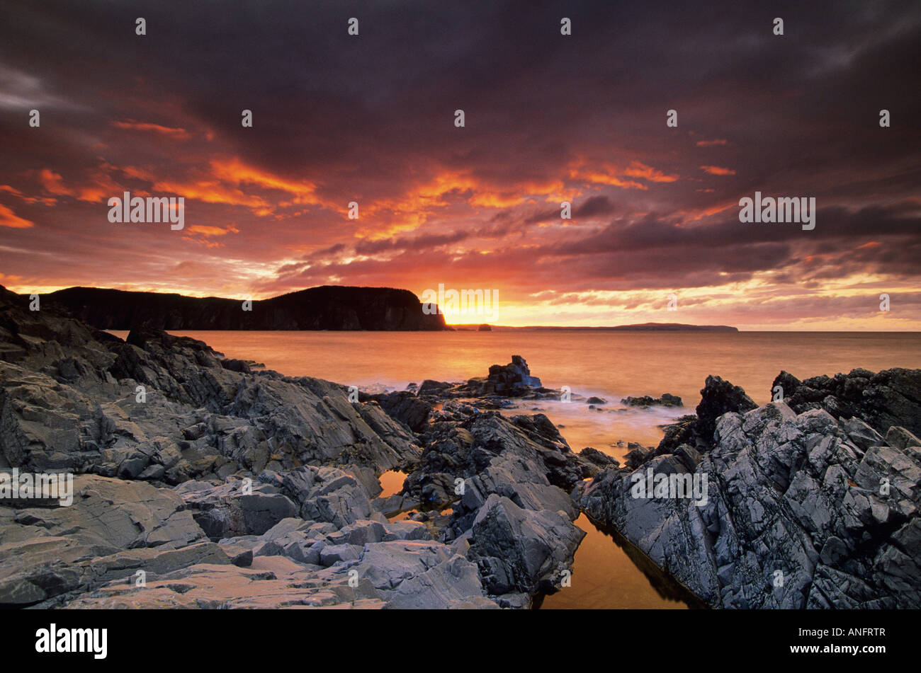 Le coucher du soleil, ville de Trinity, péninsule de Bonavista, Terre-Neuve et Labrador, Canada. Banque D'Images