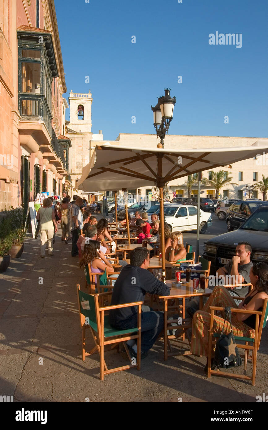 Pavement cafe bar Placa des naissance Ciutadella Ancienne capitale de Minorque Baléares Banque D'Images