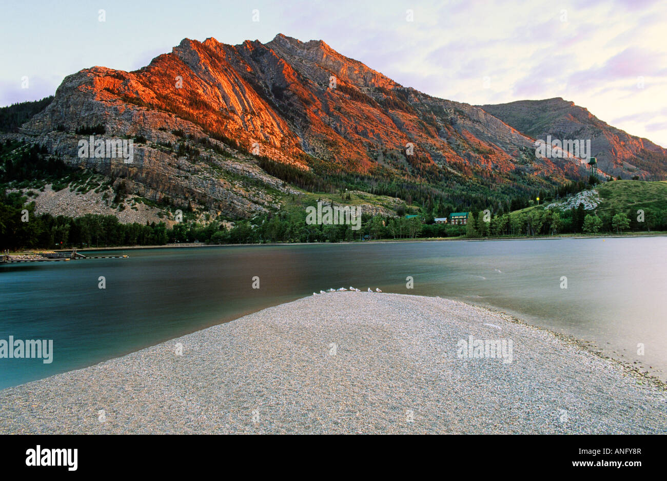 Le lac Waterton, International de la paix Waterton-Glacier, Site du patrimoine mondial de l'UNESCO, de l'Alberta, Canada. Banque D'Images