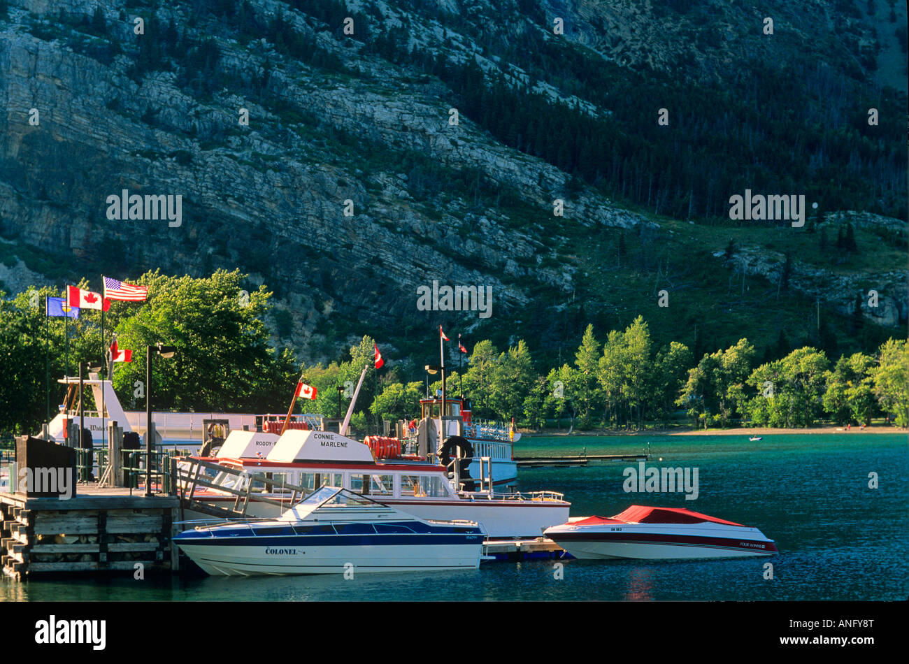 Le lac Waterton, International de la paix Waterton-Glacier, Site du patrimoine mondial de l'UNESCO, de l'Alberta, Canada. Banque D'Images