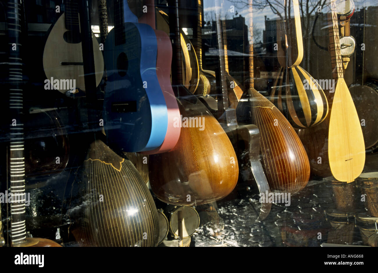 Cithare Du Proche Orient En 5 Lettres Cithares Banque de photographies et d'images à haute résolution - Alamy