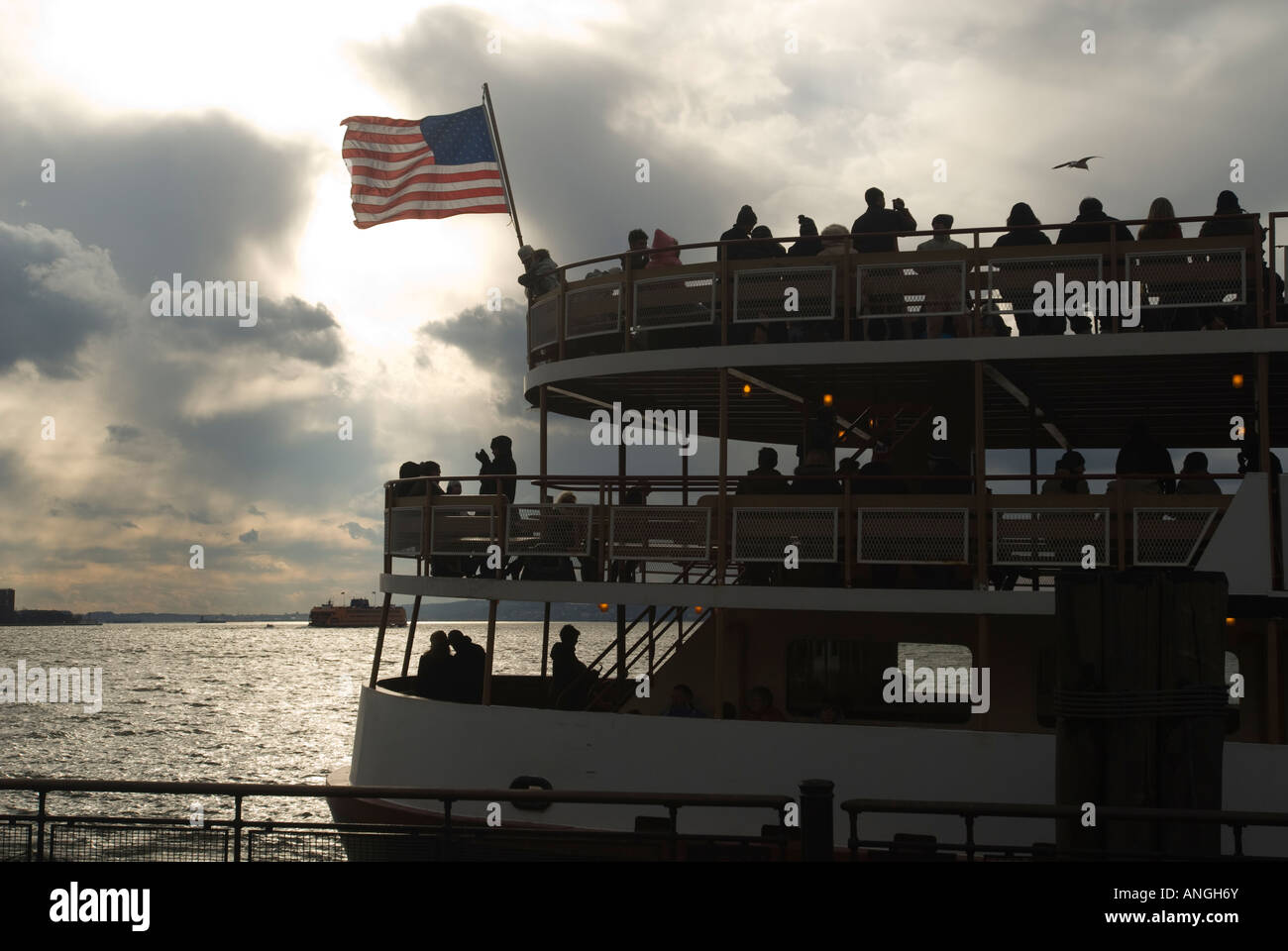 Le ferry pour la Statue de la liberté publique Banque D'Images