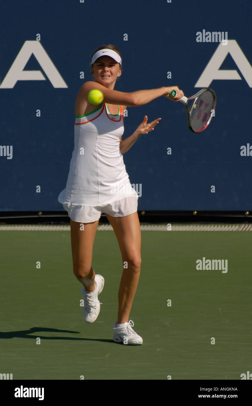 Daniela Hantuchova renvoie la balle à la Classique Acura 2005, La Costa, Californie Banque D'Images