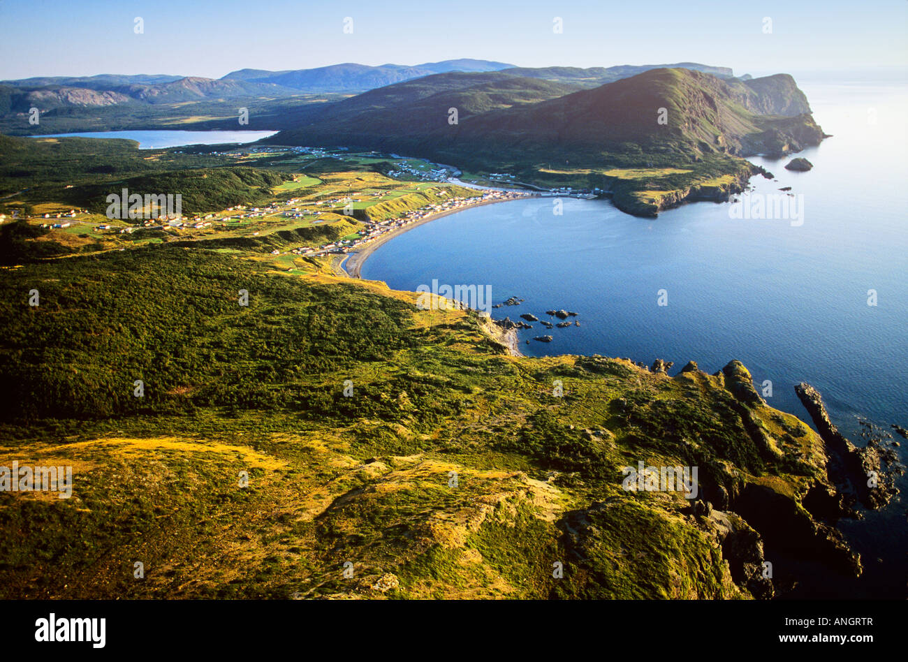 Vue aérienne de la pêche côtière village de Trout River, TerreNeuve, Canada Photo Stock Alamy