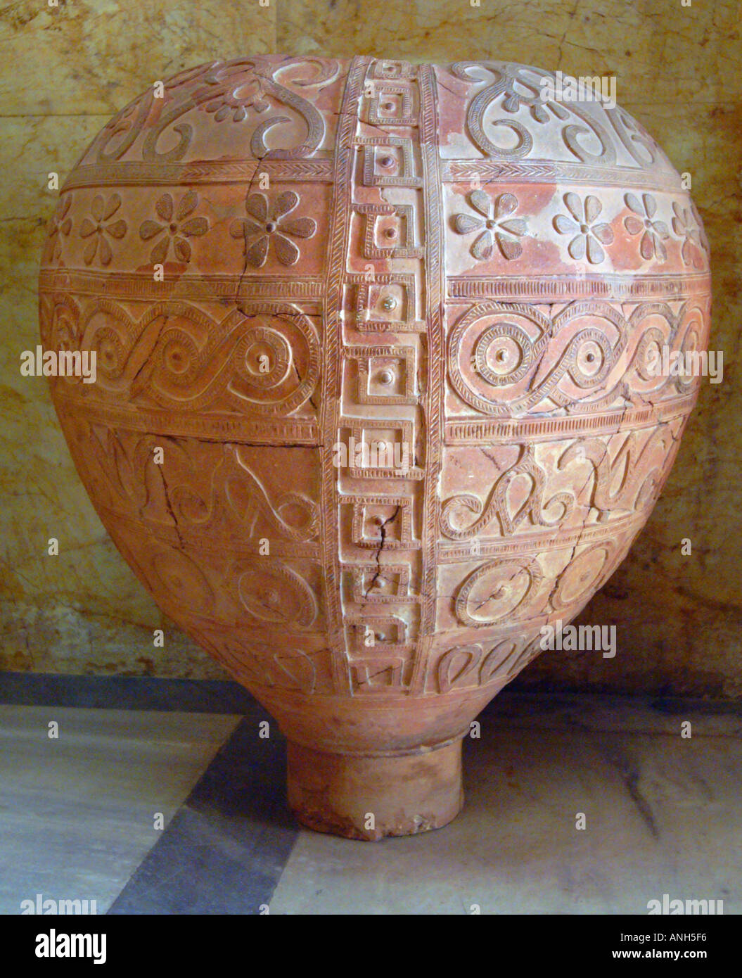 Le grec ancien pots au musée d'Héraklion Minoenne de Knossos en Crète Grèce Europe Banque D'Images