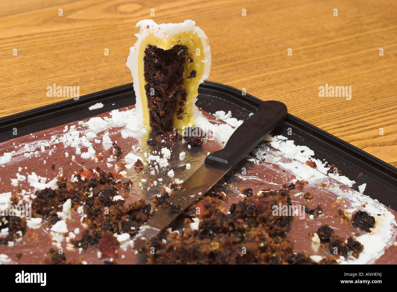 Dernière tranche de gâteau de Noël. Banque D'Images