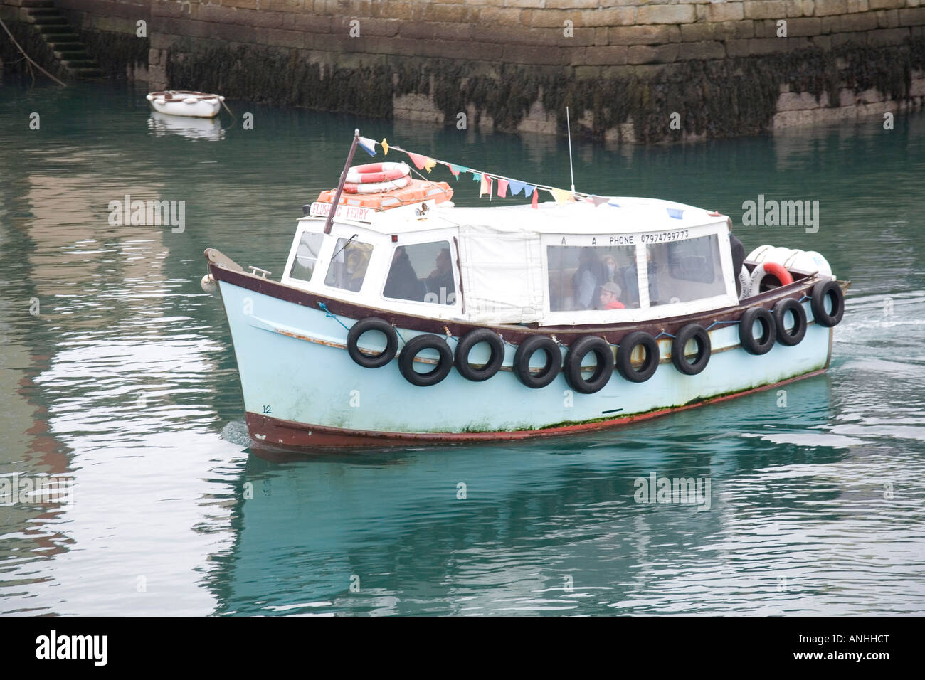 Un petit traversier pour passagers à Falmouth, Cornwall en Angleterre. Banque D'Images
