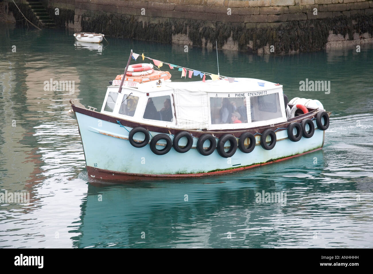 Un petit traversier pour passagers à Falmouth, Cornwall en Angleterre. Banque D'Images