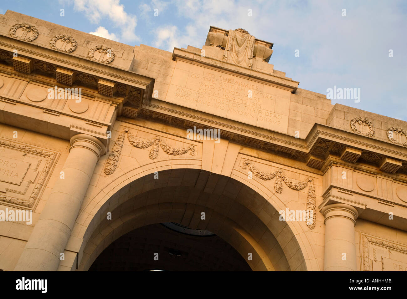 La Porte de Menin mémorial aux disparus à Ypres en Belgique Banque D'Images