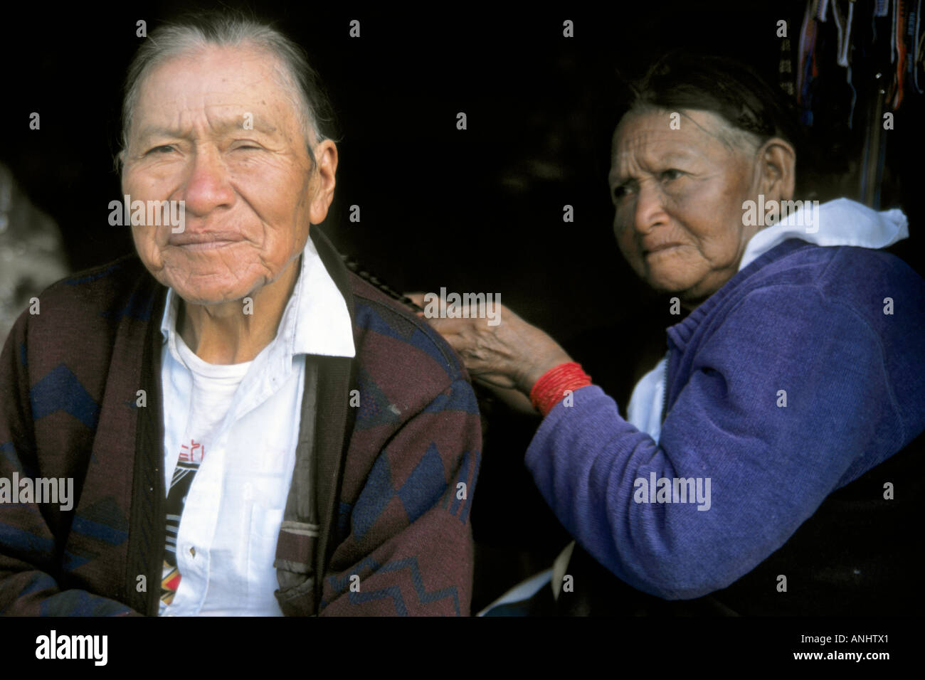 Latacunga Equateur personnes âgées couple indien Banque D'Images