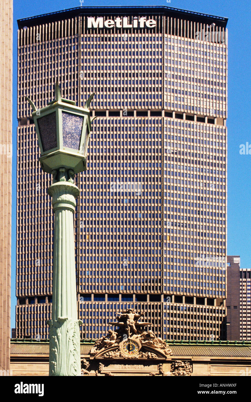 New York. MetLife Building et Grand Central Station (Grand Central terminal), sur la 42e rue et Park Avenue South dans Midtown Manhattan Banque D'Images
