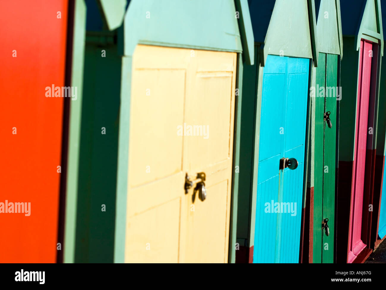 Cabines colorées sur Hove front East Sussex England UK Banque D'Images