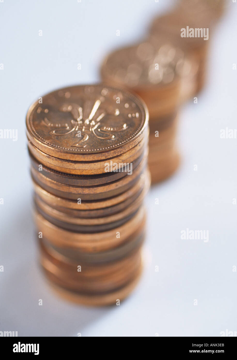 PILE DE DEUX PENCE COINS Banque D'Images