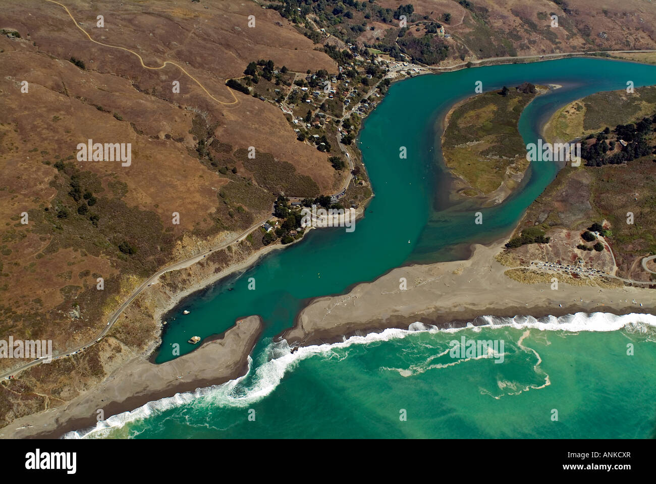 Jenner aériennes, dans le Comté de Sonoma, la rivière russe de l'océan Pacifique en Californie Banque D'Images