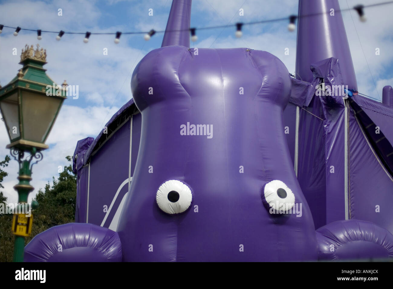 E4 UdderBELLY pâturage dans Bristo Square Edinburgh Festival Fringe d'Édimbourg pour Banque D'Images