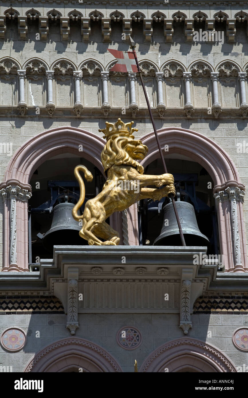 Lion Horloge Astronomique Campanile Duomo Messine Sicile Italie Banque D'Images