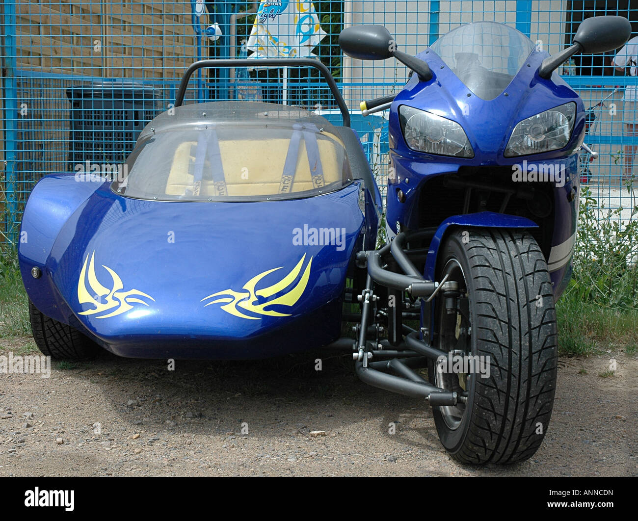 Yamaha YZF R1 Superbike avec side-car Banque D'Images